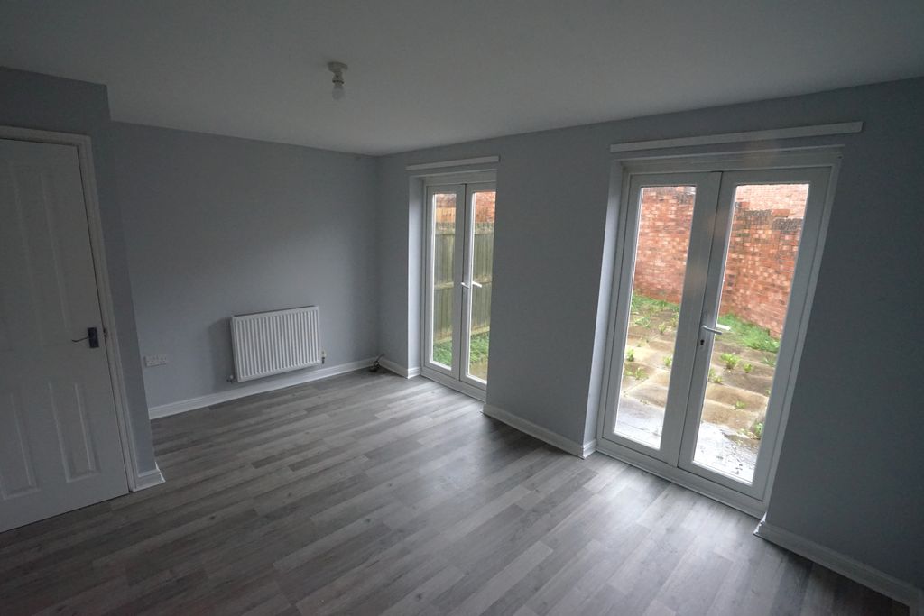 Property photo 3 of 10 Lounge 3