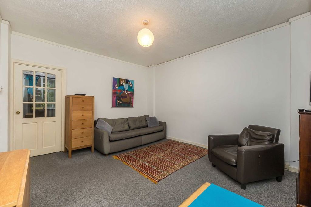 Property photo 3 of 4