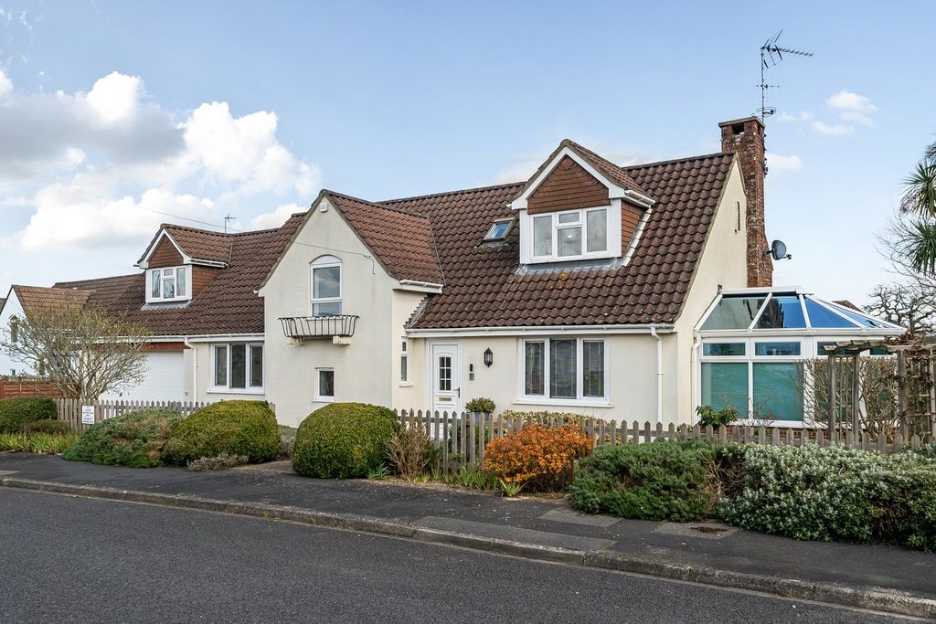 Property photo 1 of 26