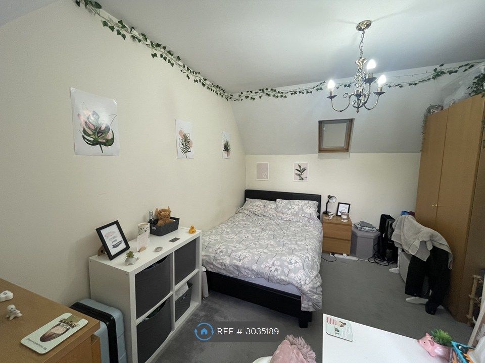 Property photo 1 of 12 Your Room