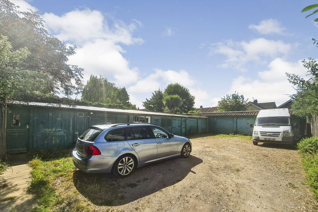 Property photo 3 of 6 Land To Rear Of 165 French Street, Sunbury On Thames, Tw16 5Jy