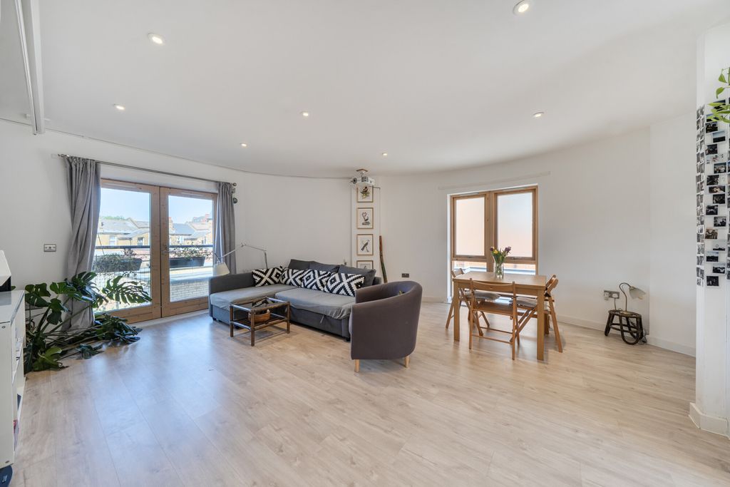 Property photo 3 of 16 1463806-3-6A15Ac3...