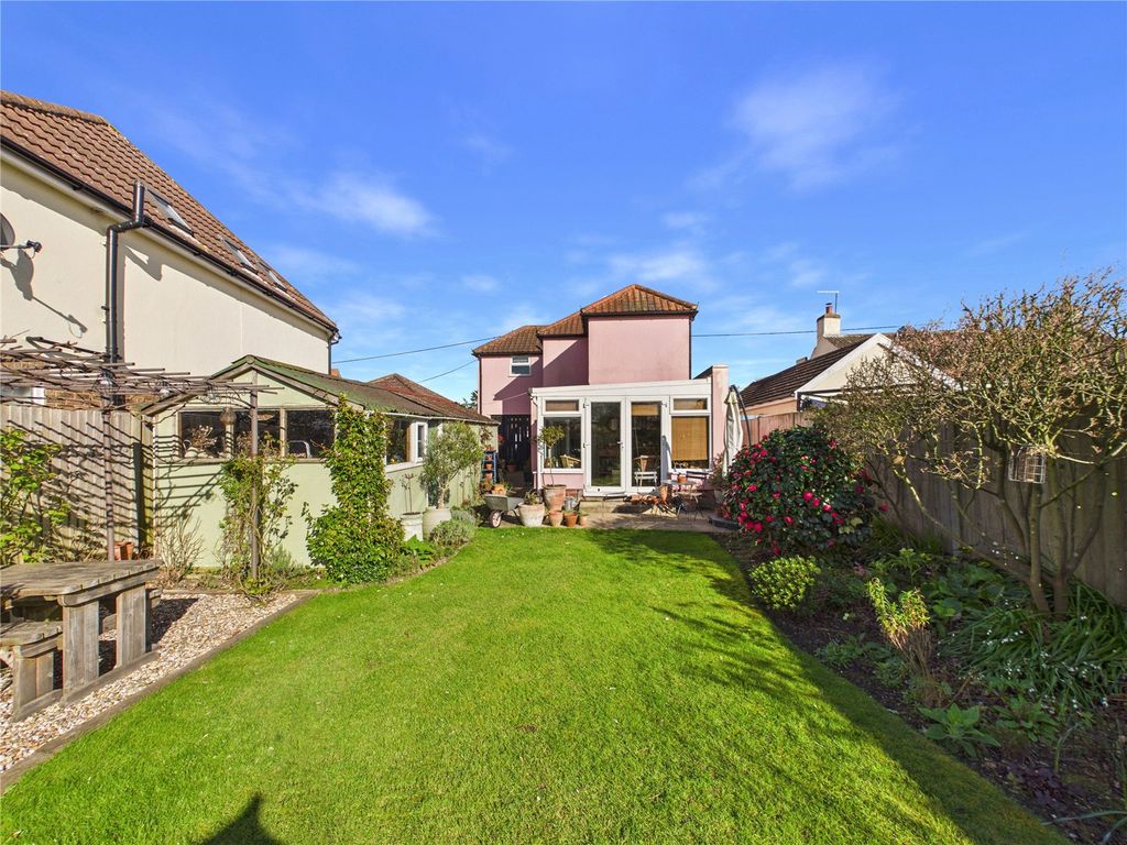 Property photo 2 of 17 Picture No. 23