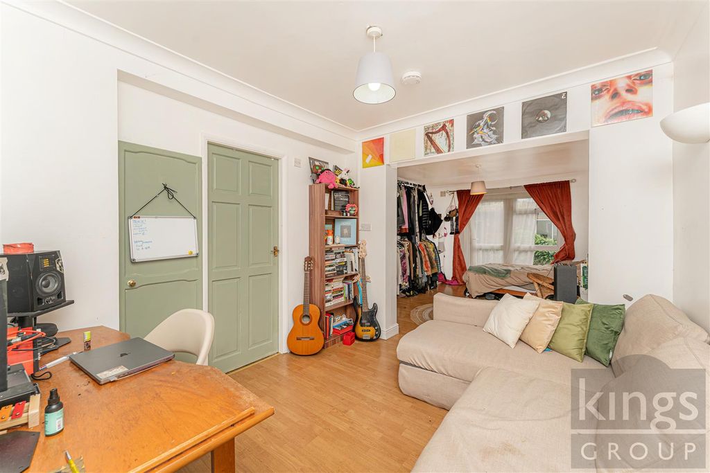 Property photo 2 of 17