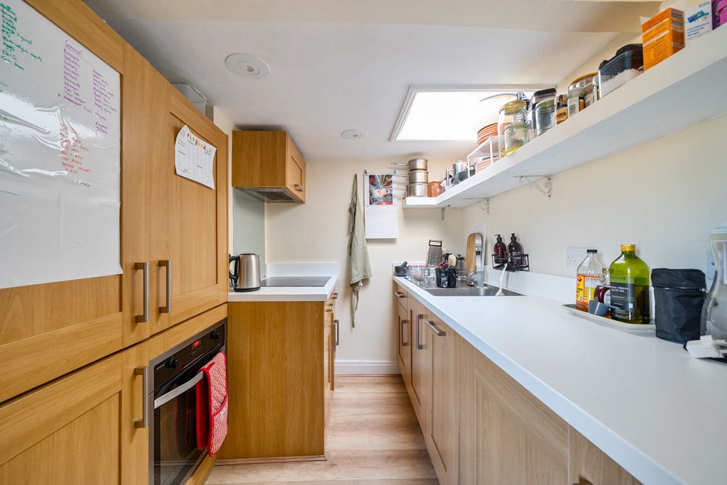 Property photo 3 of 9 1396514-13-695E5d...