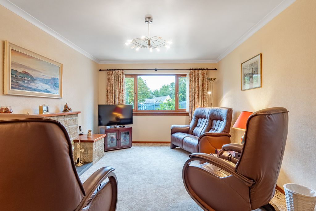 Property photo 2 of 42