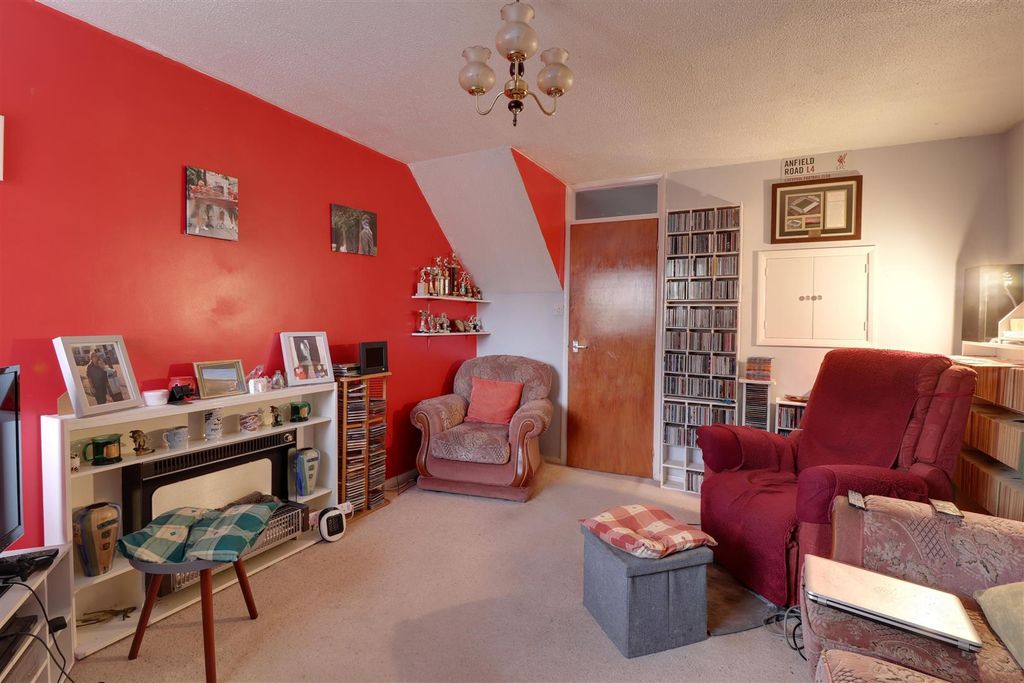 Property photo 3 of 11