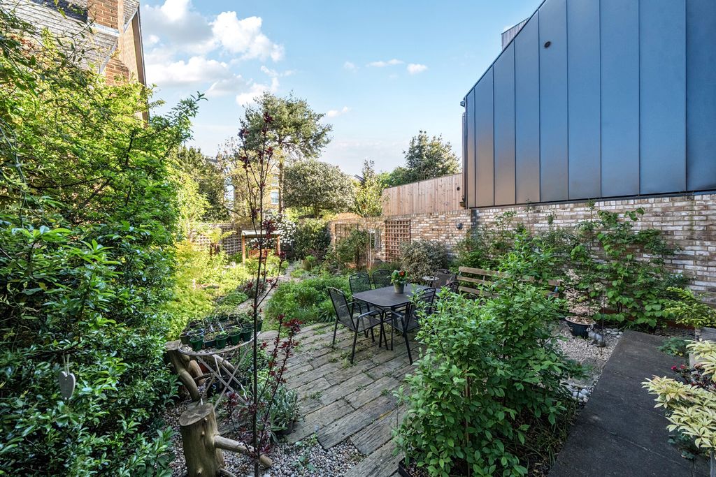 Property photo 1 of 20 1448800-8-69E5F34...