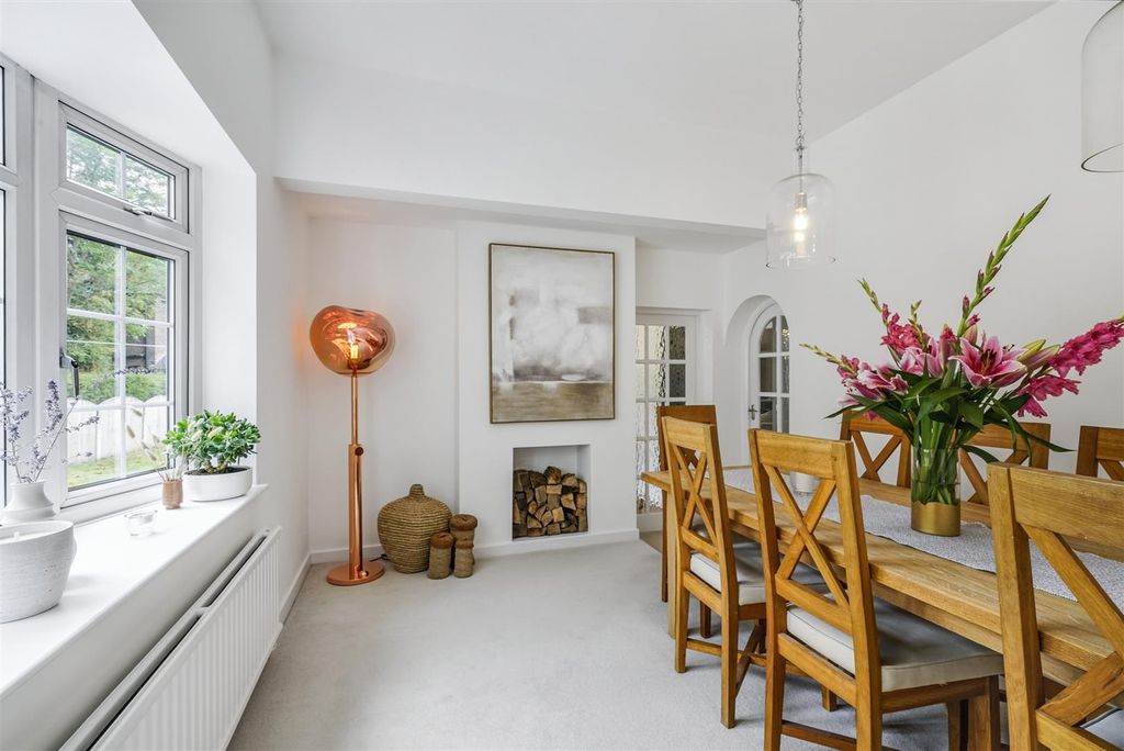 Property photo 3 of 33 Dining Room