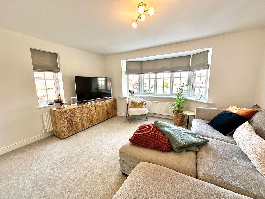 Property photo 3 of 25