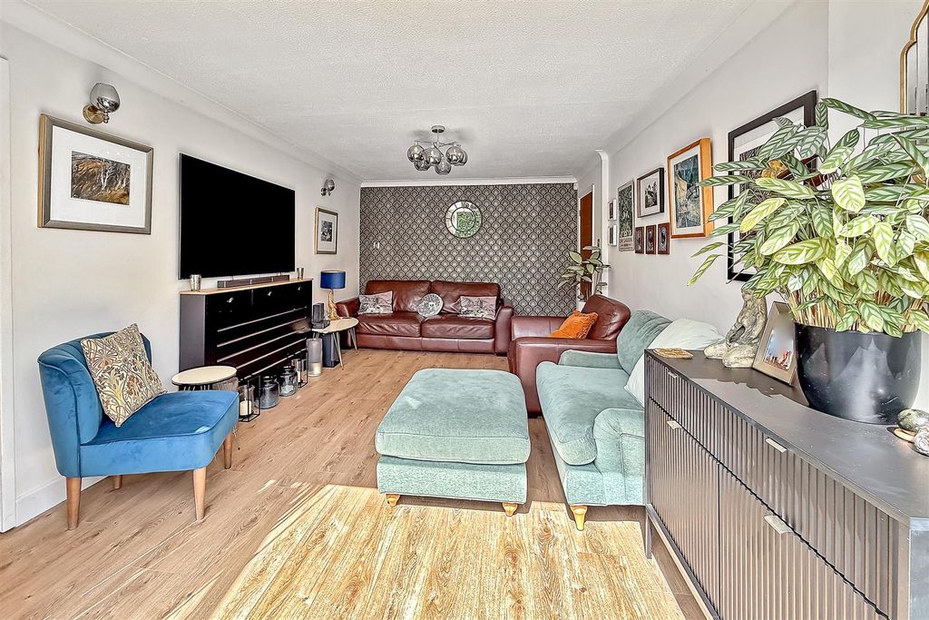Property photo 3 of 35 9Antoninegate-22.Jpg