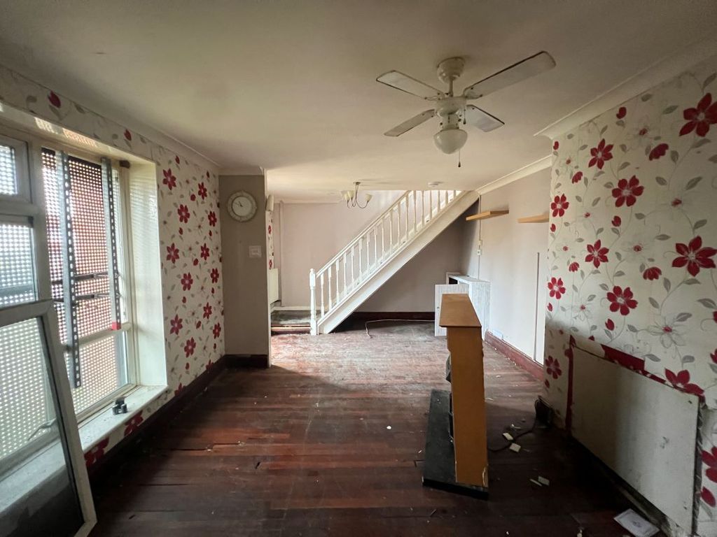 Property photo 3 of 10 Image 3