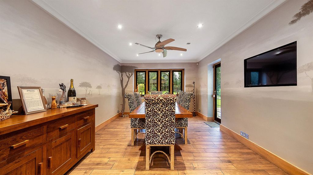 Property photo 3 of 32