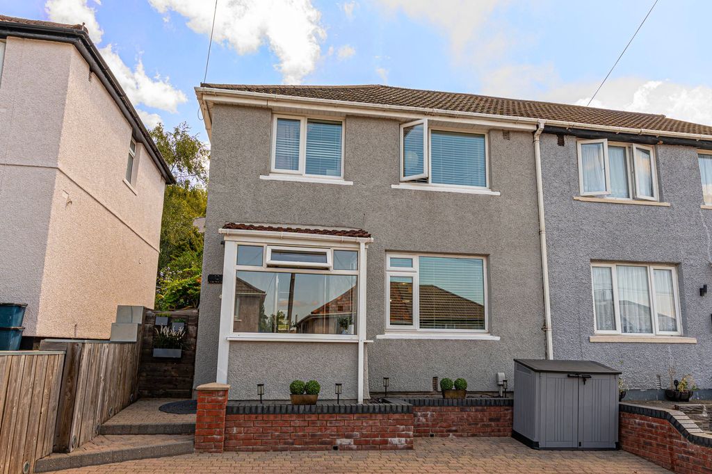 Property photo 1 of 43