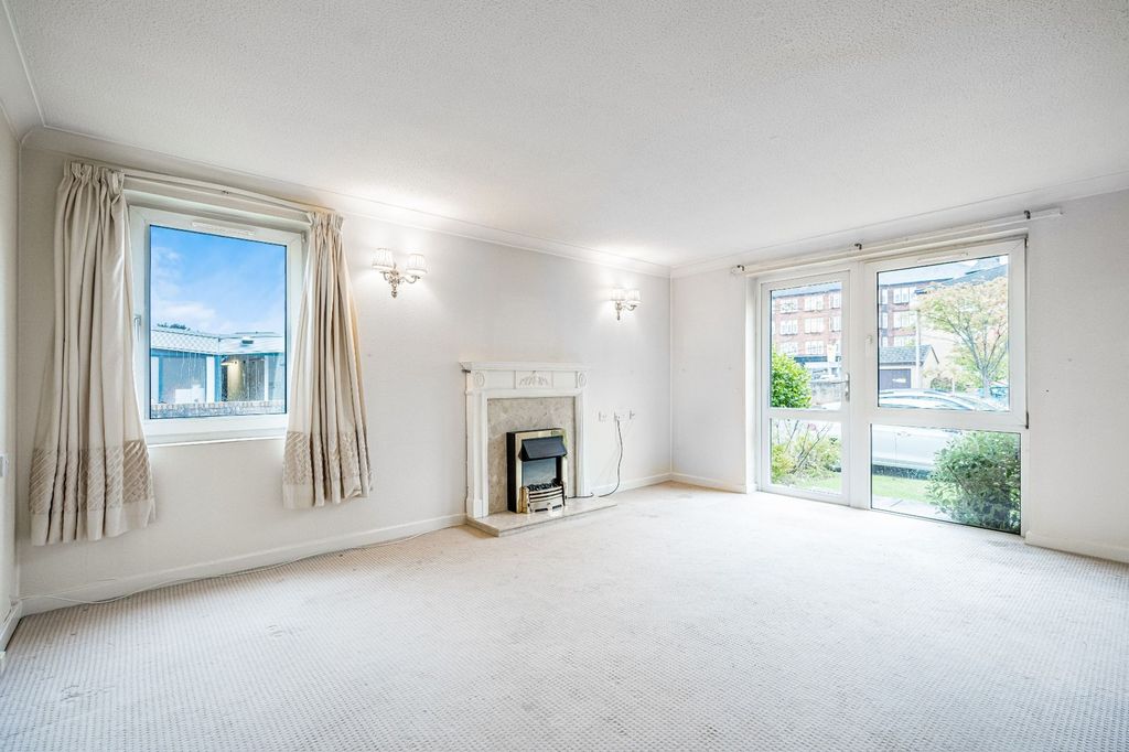 Property photo 2 of 12