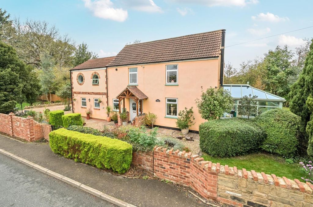 Property photo 1 of 25 1362461-1-68ee3102811Dd.Jpg