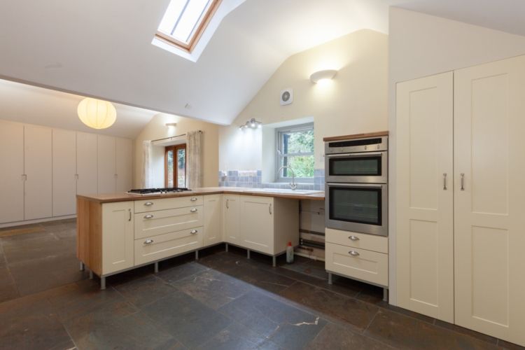 Property photo 2 of 11 236256-Std