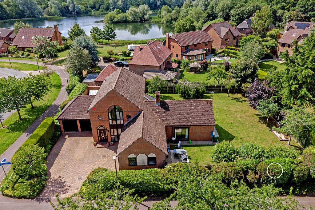 Property photo 1 of 37