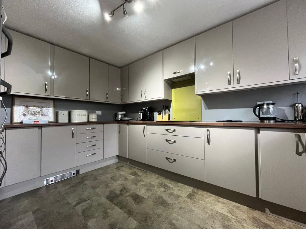 Property photo 2 of 12 Picture No. 04