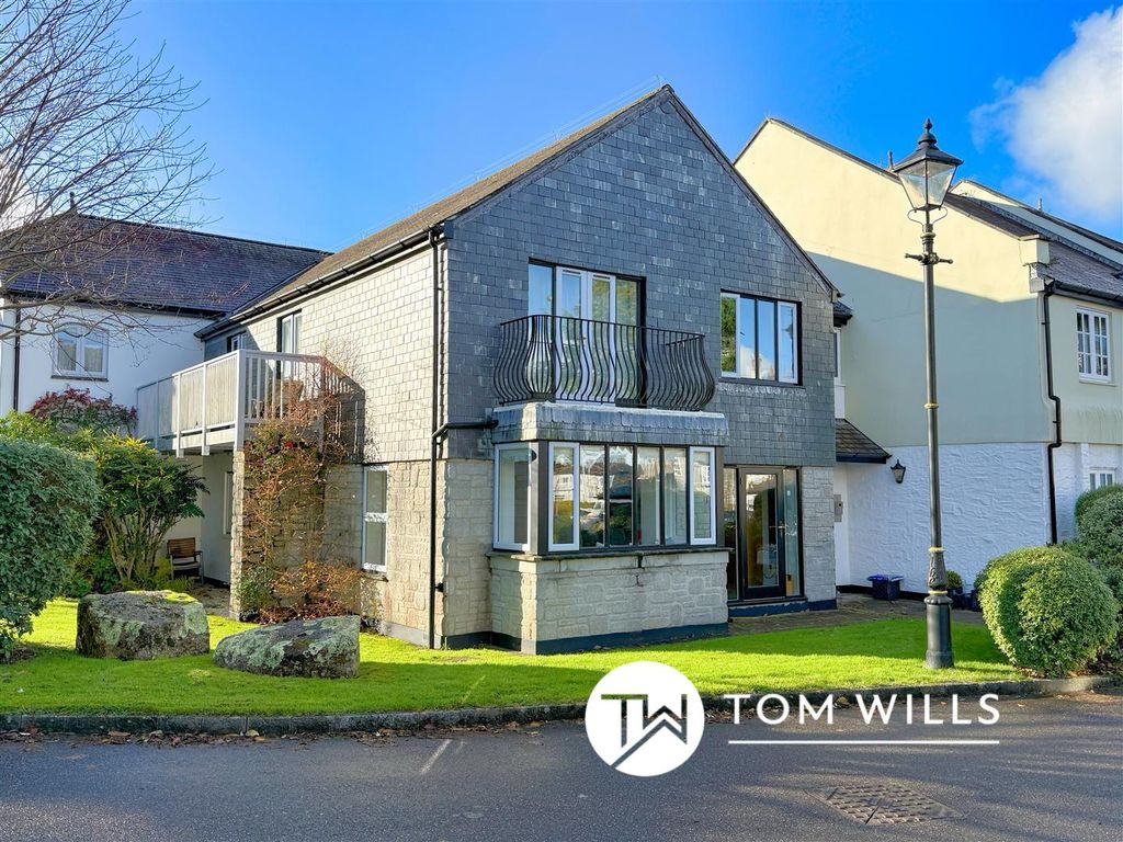 Property photo 2 of 12