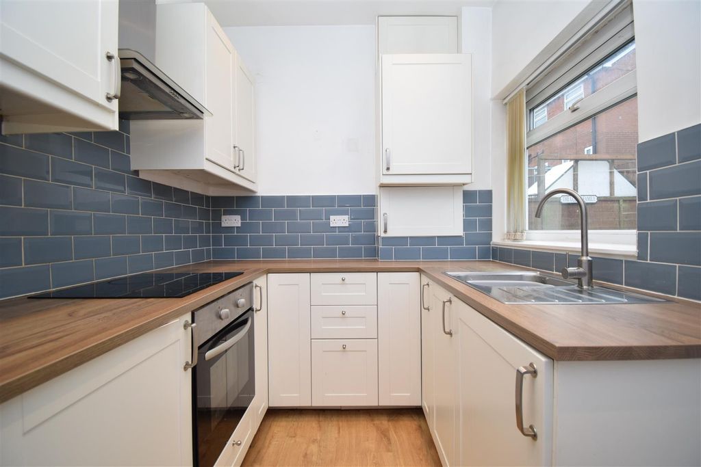 Property photo 2 of 11