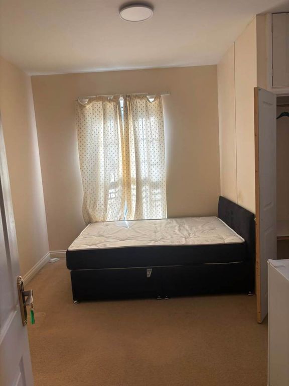 Property photo 1 of 4