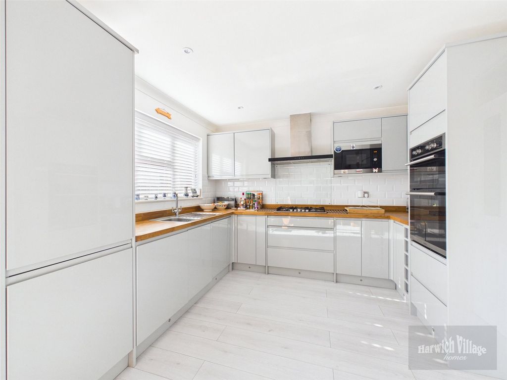 Property photo 3 of 13 Picture 3