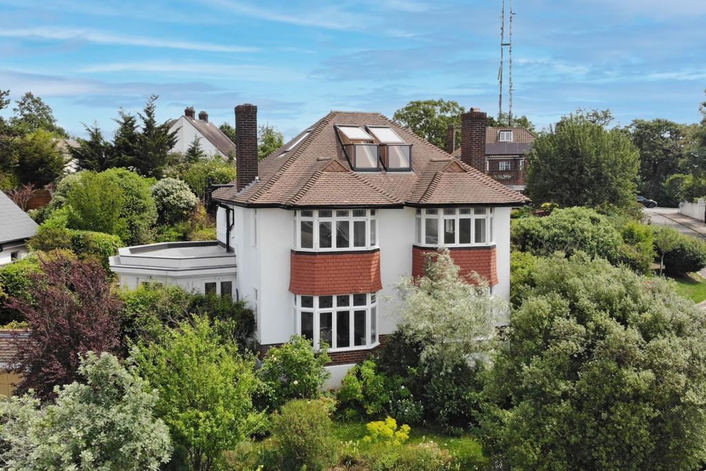 Property photo 1 of 39