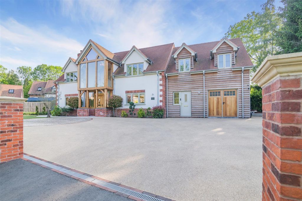 Property photo 1 of 50