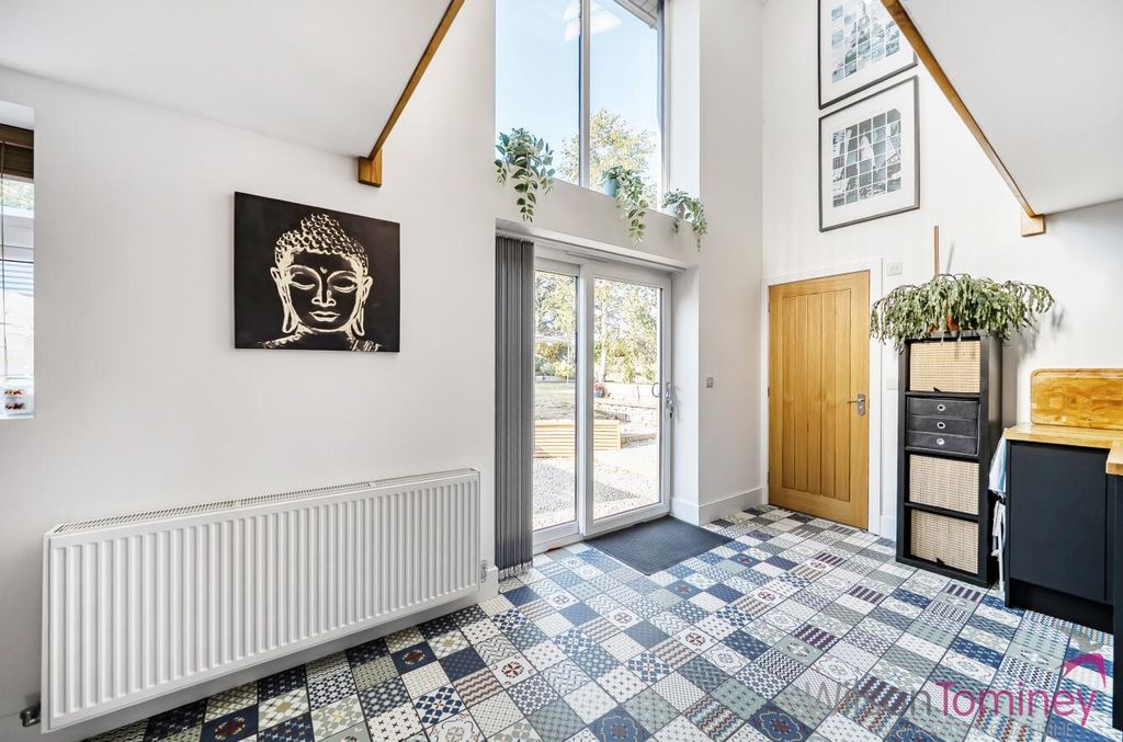 Property photo 3 of 32 A6Eb7d42-5261-47d9-Bfc5-6580B8122Aa0.Jpg