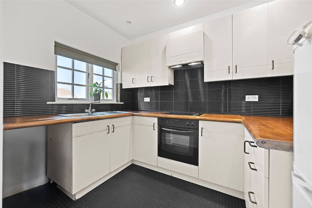 Property photo 3 of 11 Picture No. 02