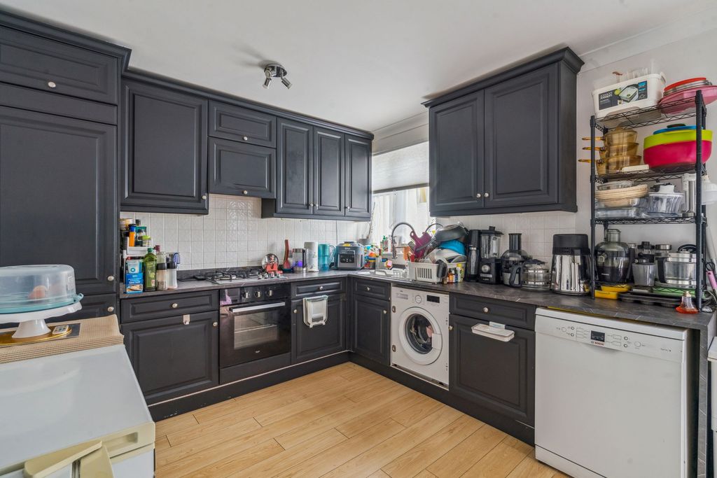 Property photo 3 of 13 Kitchen