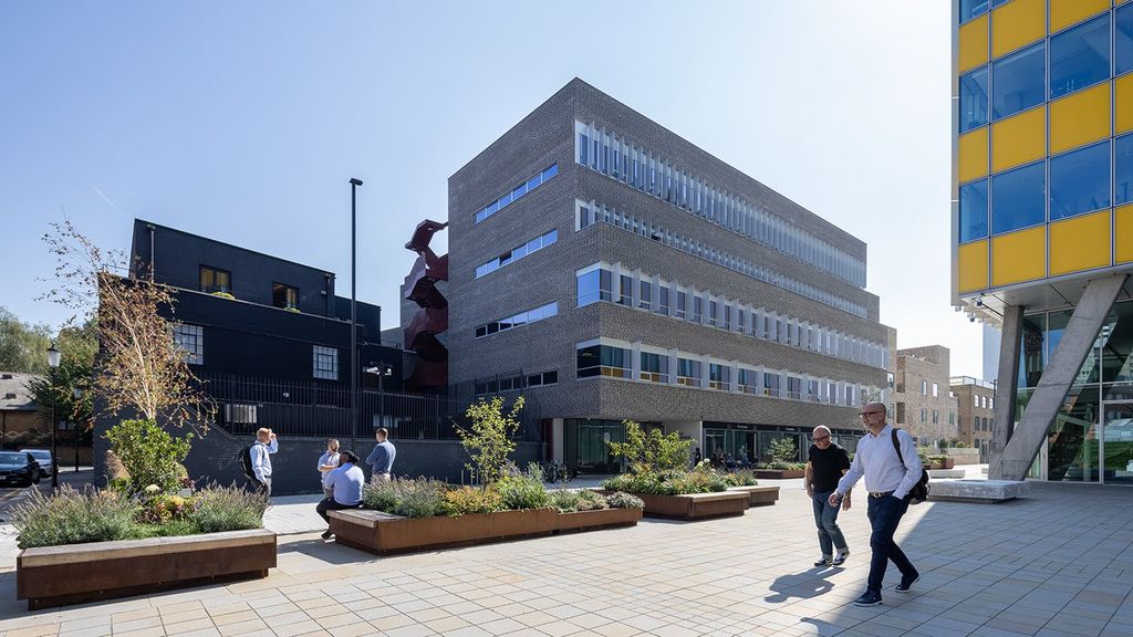 Property photo 1 of 18 George Building W10 Office To Let West London Building External.Jpg