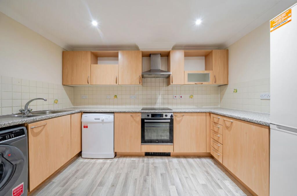 Property photo 3 of 11