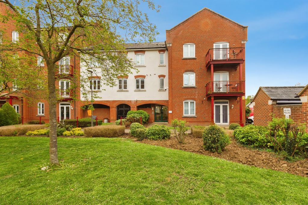 Property photo 1 of 10