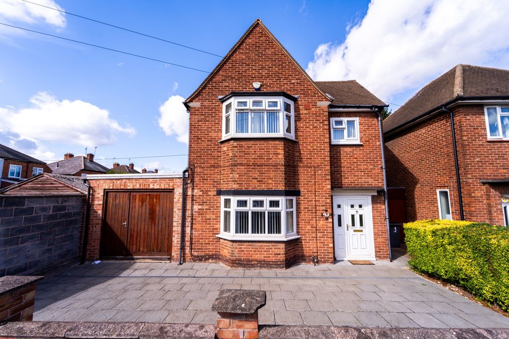 Property photo 2 of 15