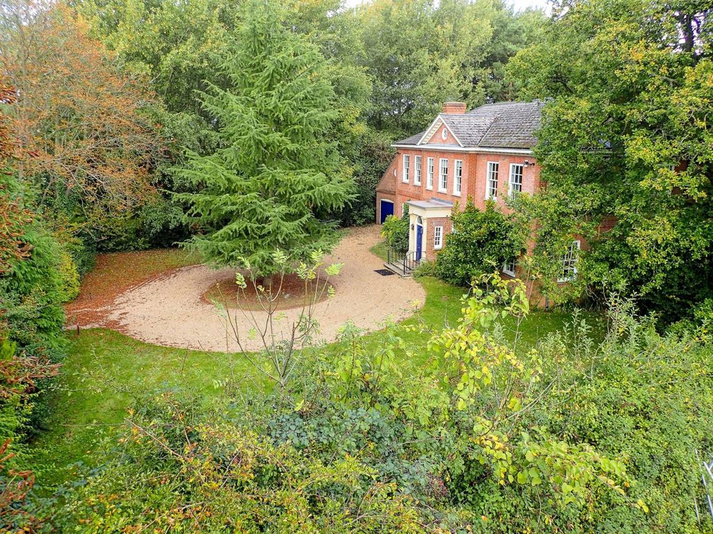 Property photo 2 of 25