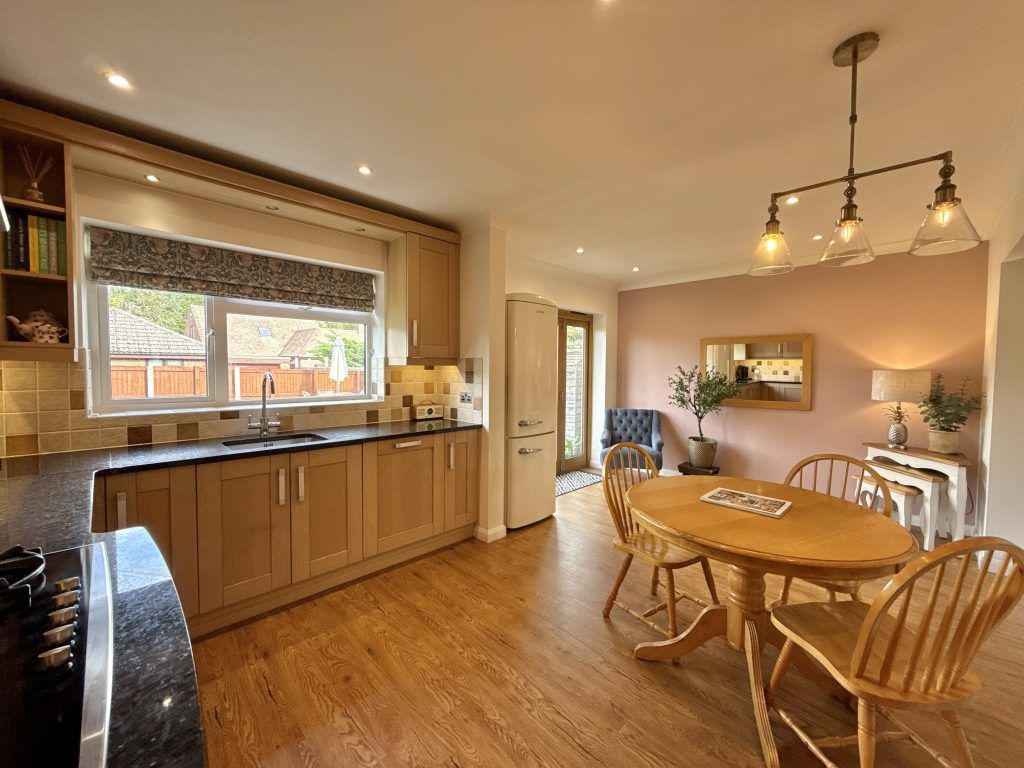 Property photo 3 of 23