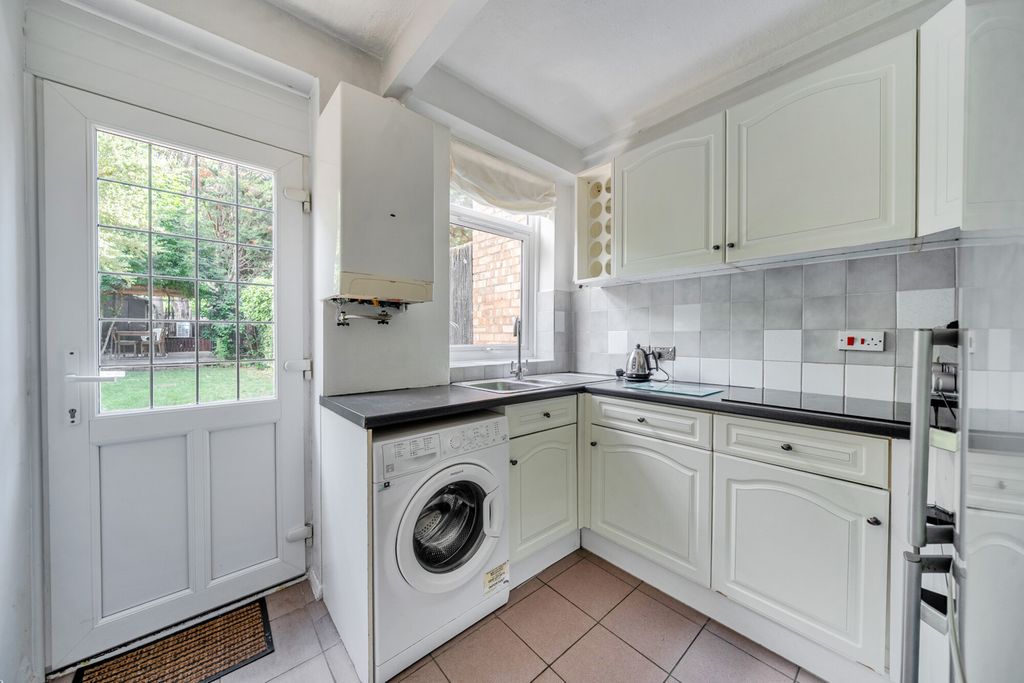 Property photo 2 of 18 Kitchen