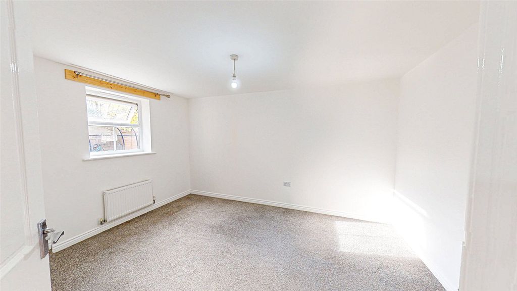 Property photo 3 of 10 Picture No. 05