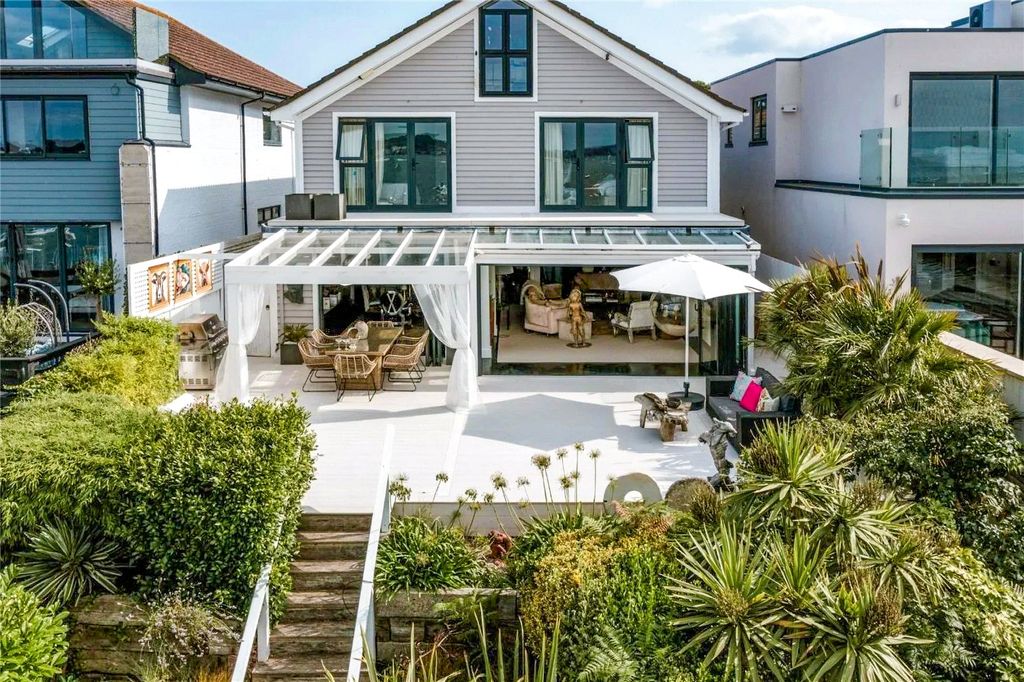 Property photo 2 of 19 Picture No. 15