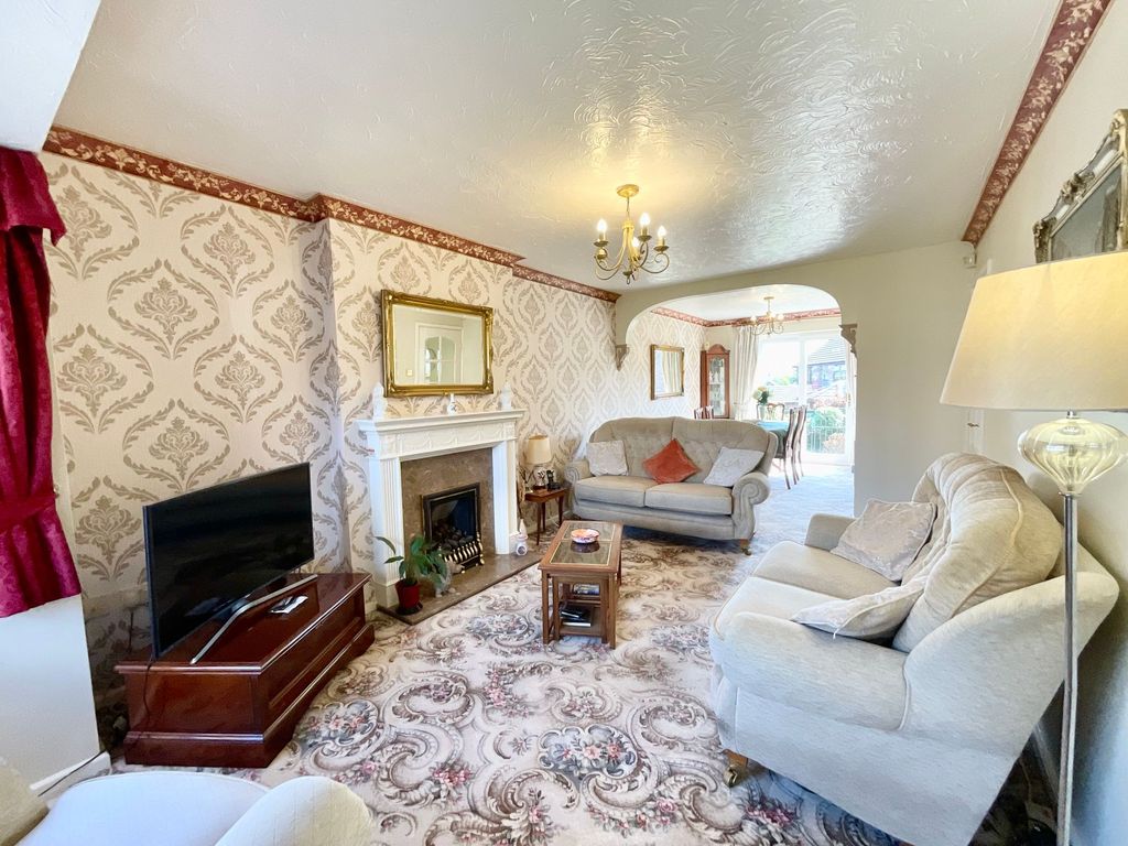Property photo 2 of 25