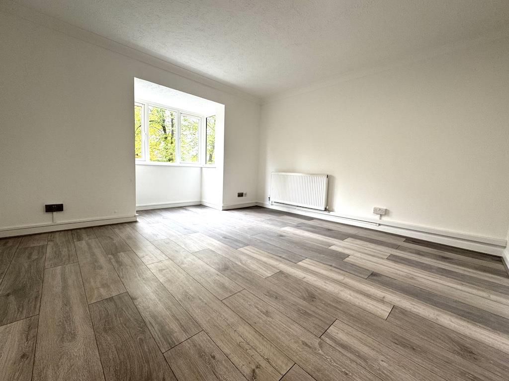 Property photo 2 of 10 4 - Lounge.Jpg