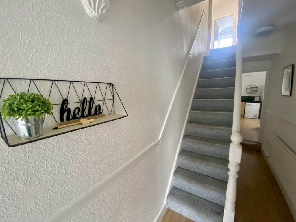 Property photo 2 of 11 Inner Hallway