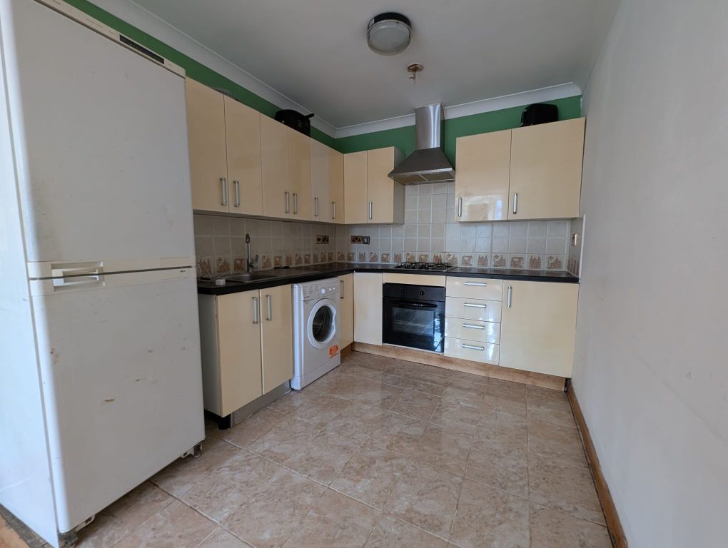 Property photo 3 of 11 Kitchen Area