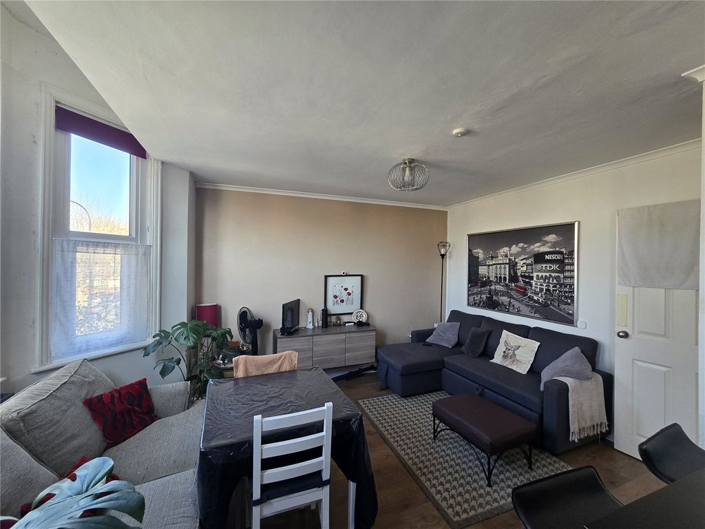 Property photo 3 of 7 Picture No. 02