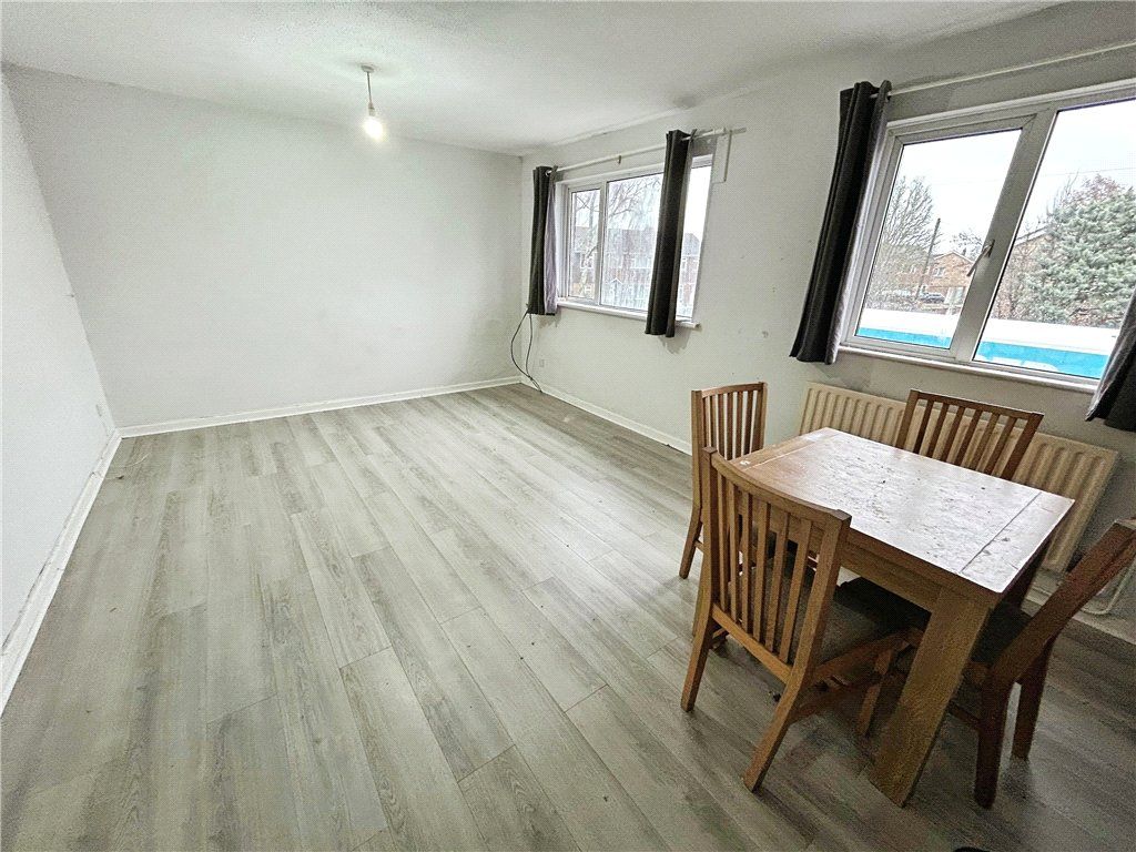 Property photo 3 of 6 Picture No. 06