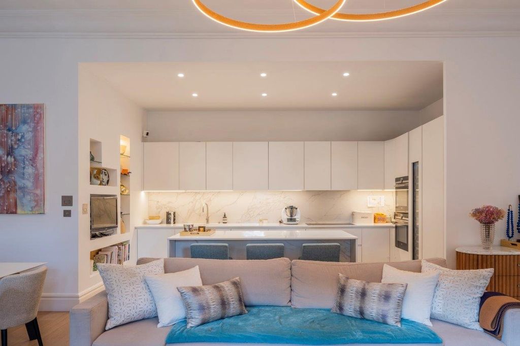 Property photo 3 of 15 Picture No. 27