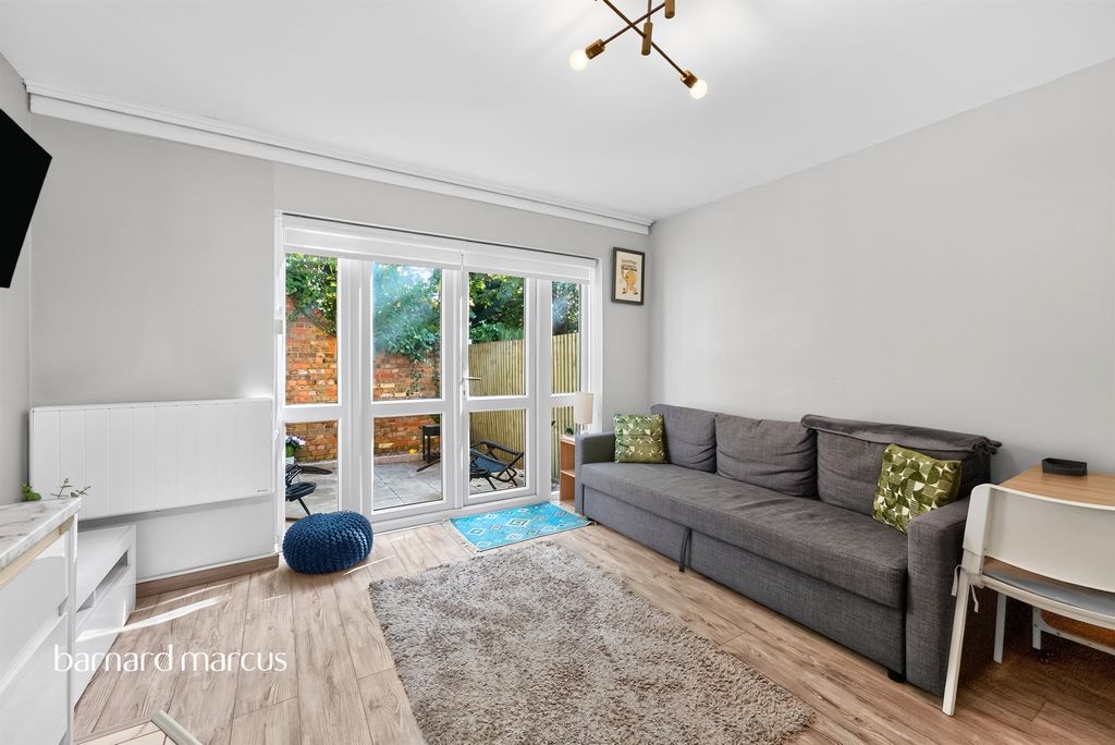 Property photo 2 of 13