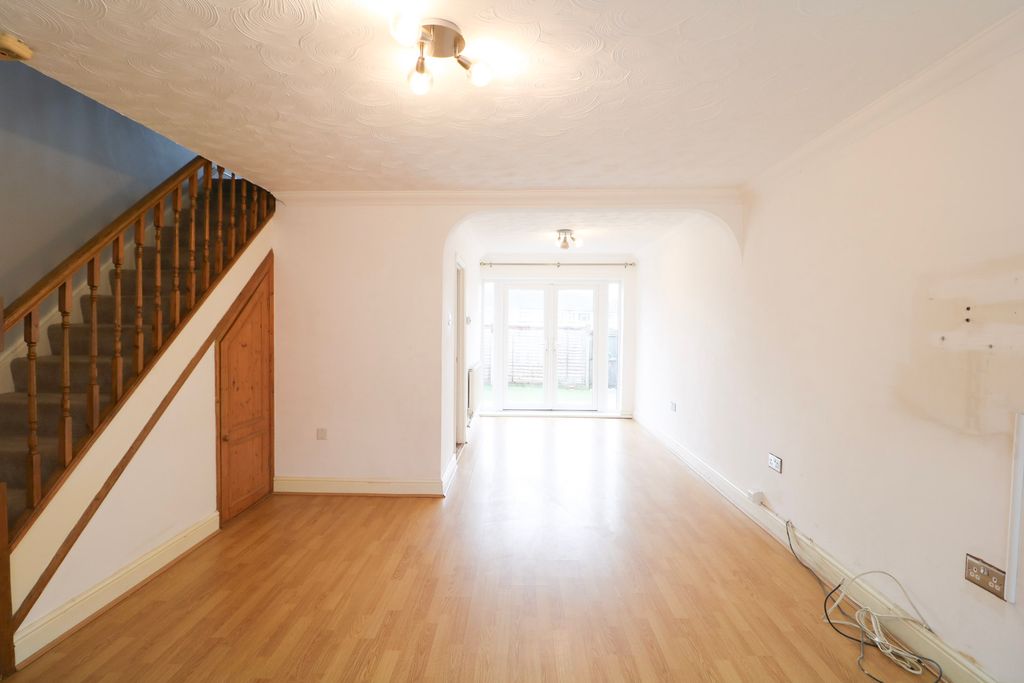 Property photo 2 of 13 Living/Dining Room